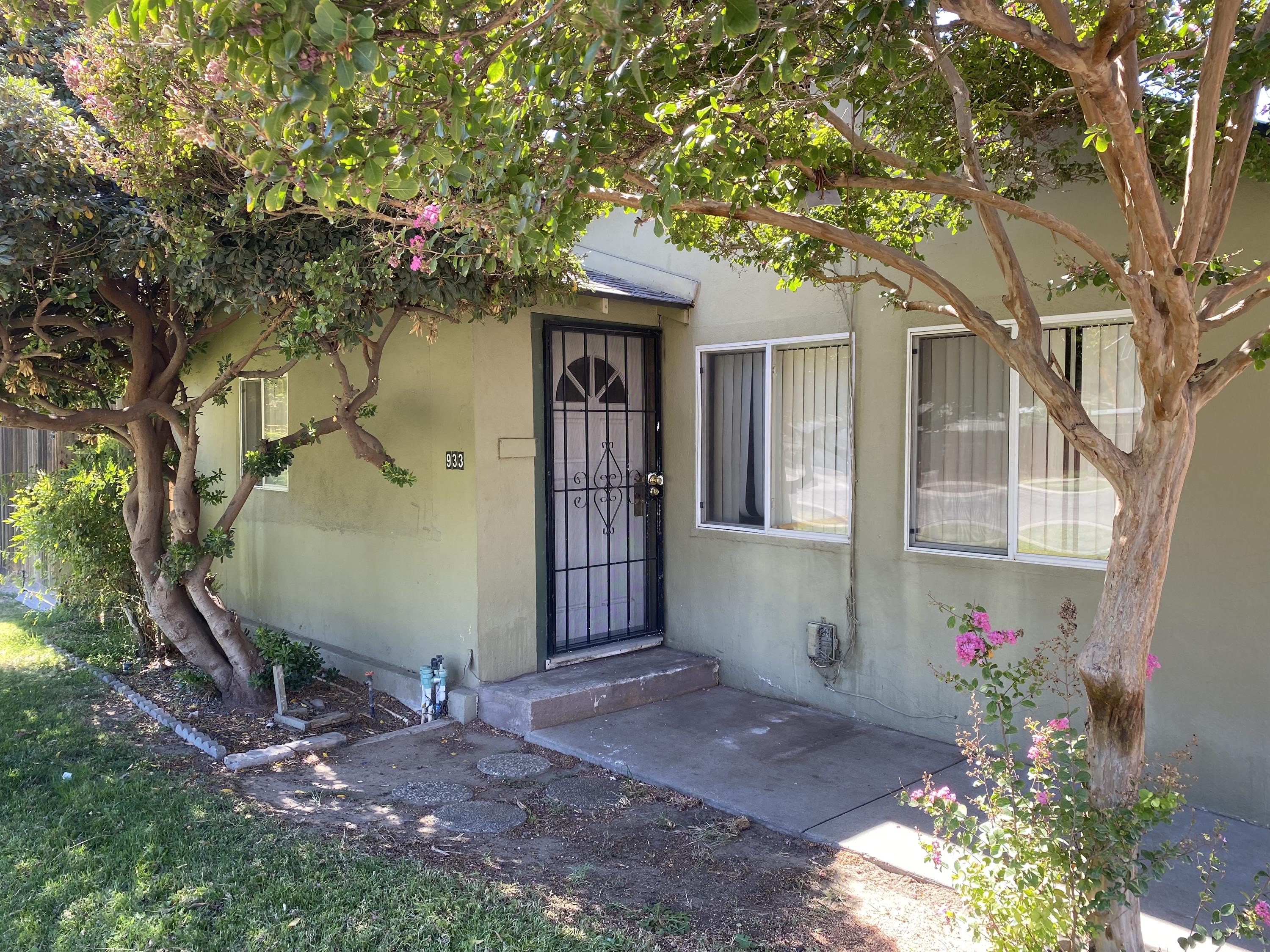 933 Kenwood Avenue - 1